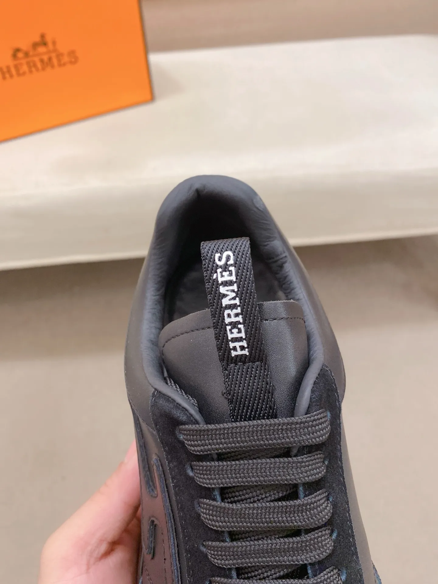 Men's clothing and shoes💰: 480💰《HERMES》【Classic original order·Version】Hermès; top 🔝purchasing agent🔍🔍men's latest 🇺🇸 counter sales simultaneously, imported from Italy original ▲▲cowhide ▲▲ (high-end, nobility, class) ) Exquisite workmanship (Italian 🇮🇹 imported water-dyed 🐂 cowhide lining) sole: original sole provided by the original factory, ⚠️exclusive double-layer activity·TPR·rubber·combined molded outsole; super comfortable·wear-resistant·non-slip·environmental protection The real thing is more beautiful if you take the real thing (high quality, follow the order). You can enter and exit the counter at will * Number of yards: 38-44 (45 can be customized and cannot be returned or exchanged)